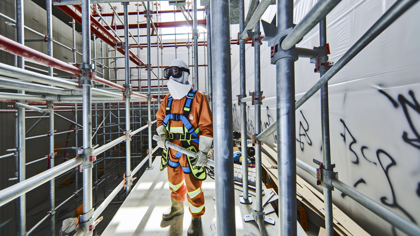 Normes de sécurité pour les échafaudages roulants en acier